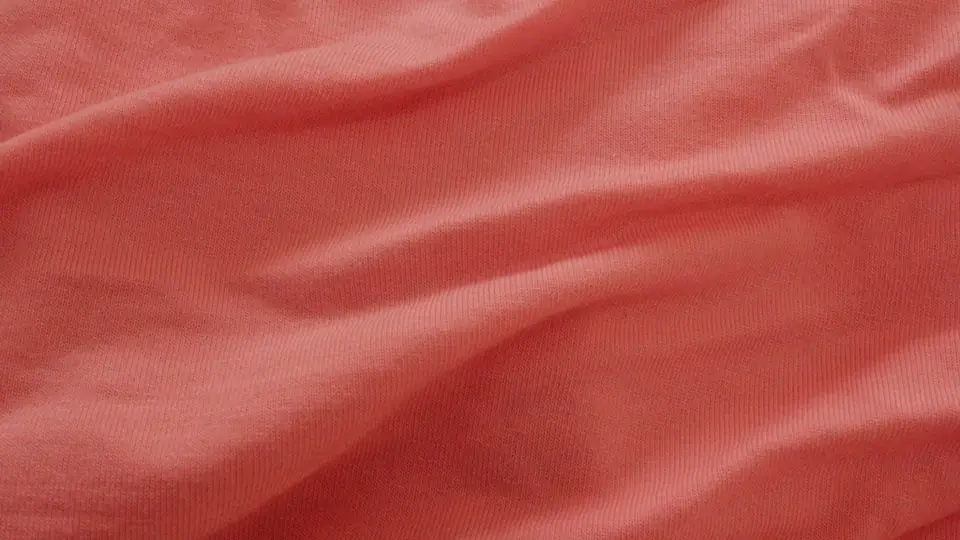 Plan cul Centre-Val de Loire : un tissu de soie rouge